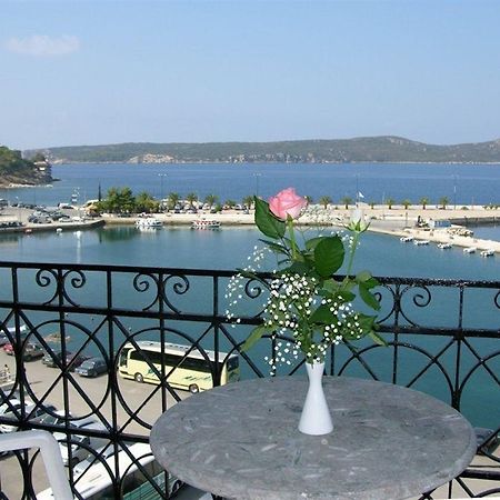 Karalis City Hotel Pylos Exteriör bild