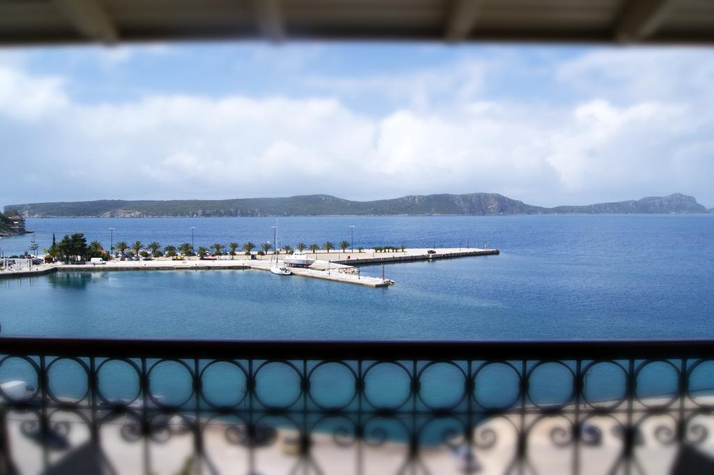 Karalis City Hotel Pylos Exteriör bild