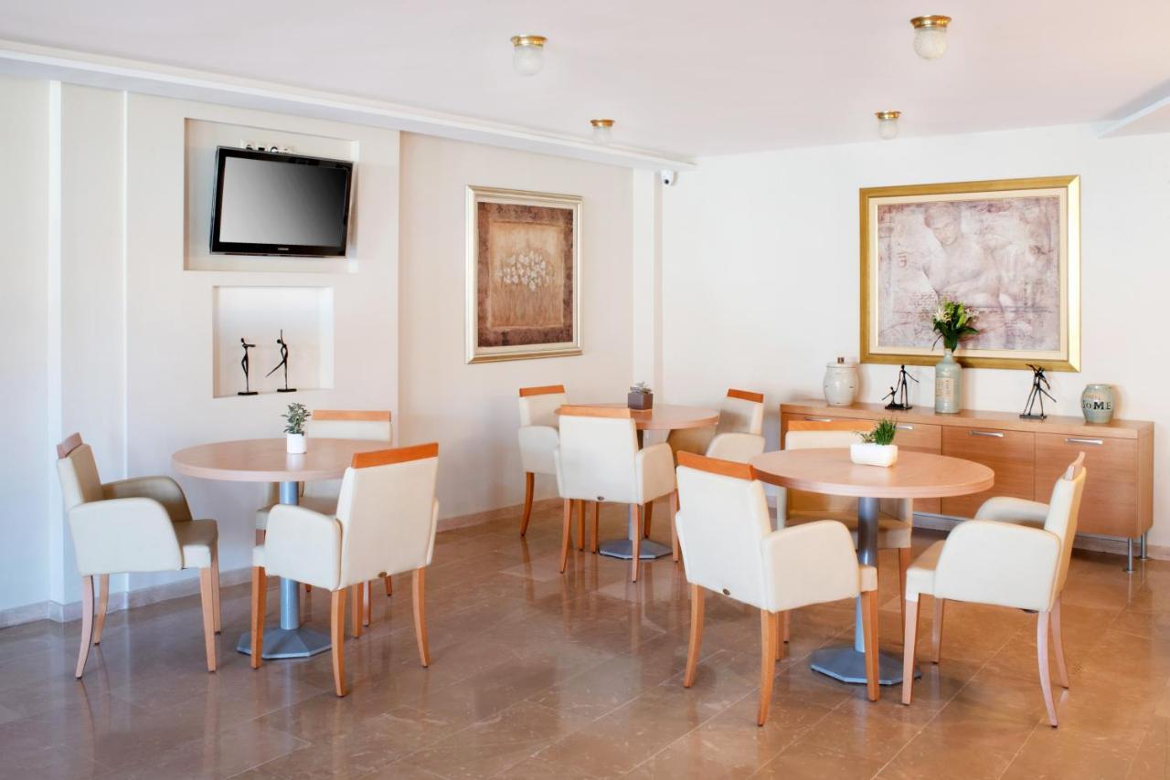 Karalis City Hotel Pylos Exteriör bild