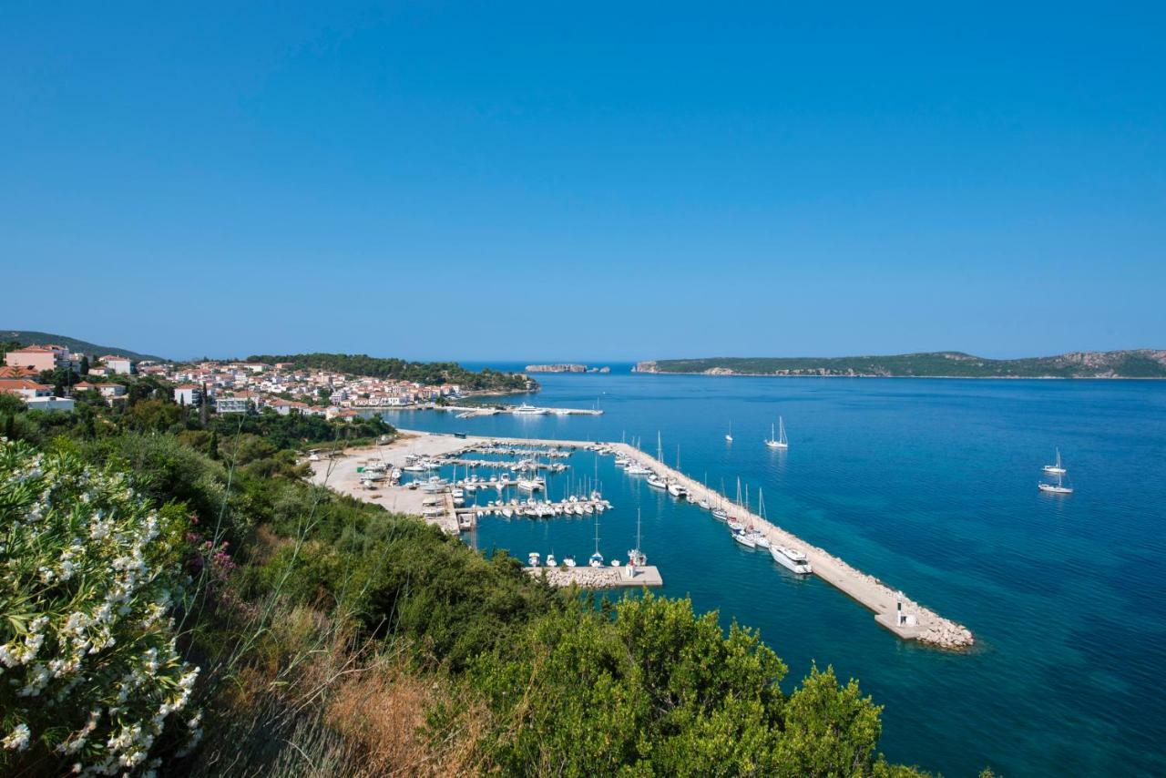 Karalis City Hotel Pylos Exteriör bild